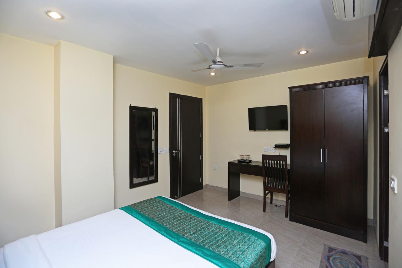 Oyo 714 Hotel De Plaza New Delhi Buitenkant foto