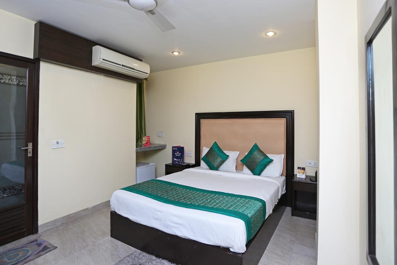 Oyo 714 Hotel De Plaza New Delhi Buitenkant foto