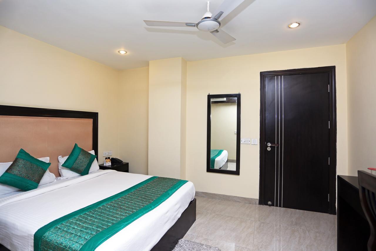 Oyo 714 Hotel De Plaza New Delhi Buitenkant foto