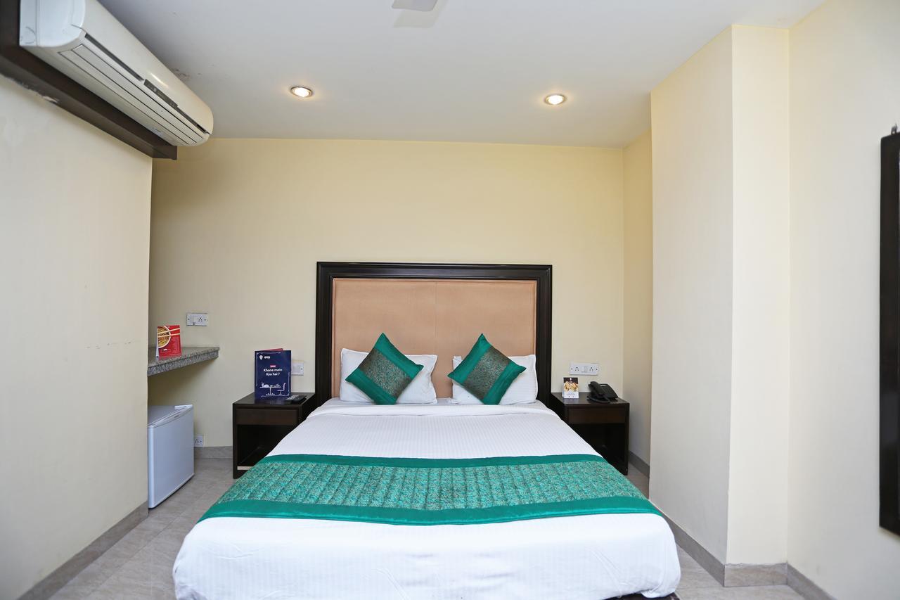 Oyo 714 Hotel De Plaza New Delhi Buitenkant foto